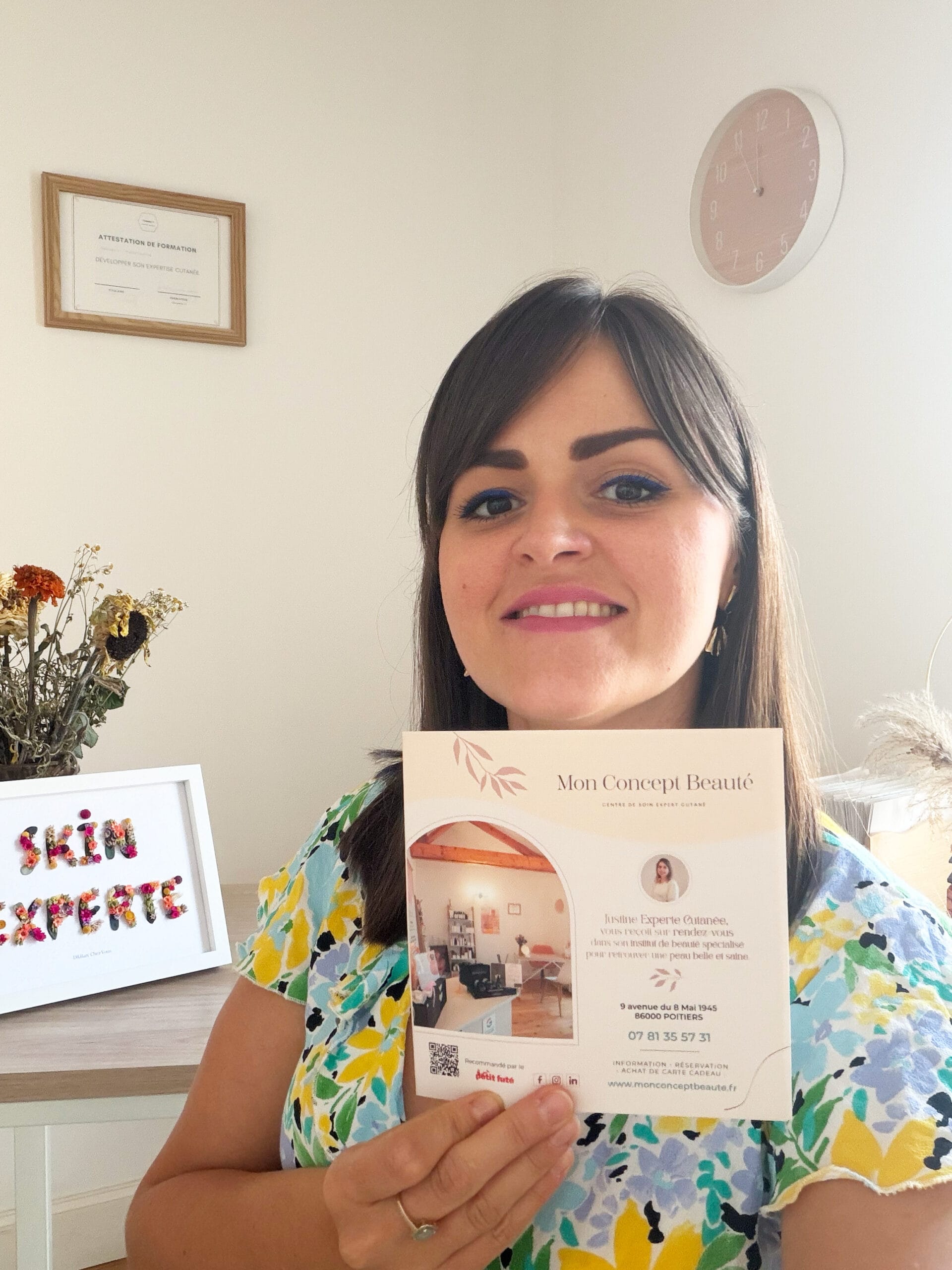 Création d'une plaquette sur mesure pour Mon concept Beauté à Poitiers
